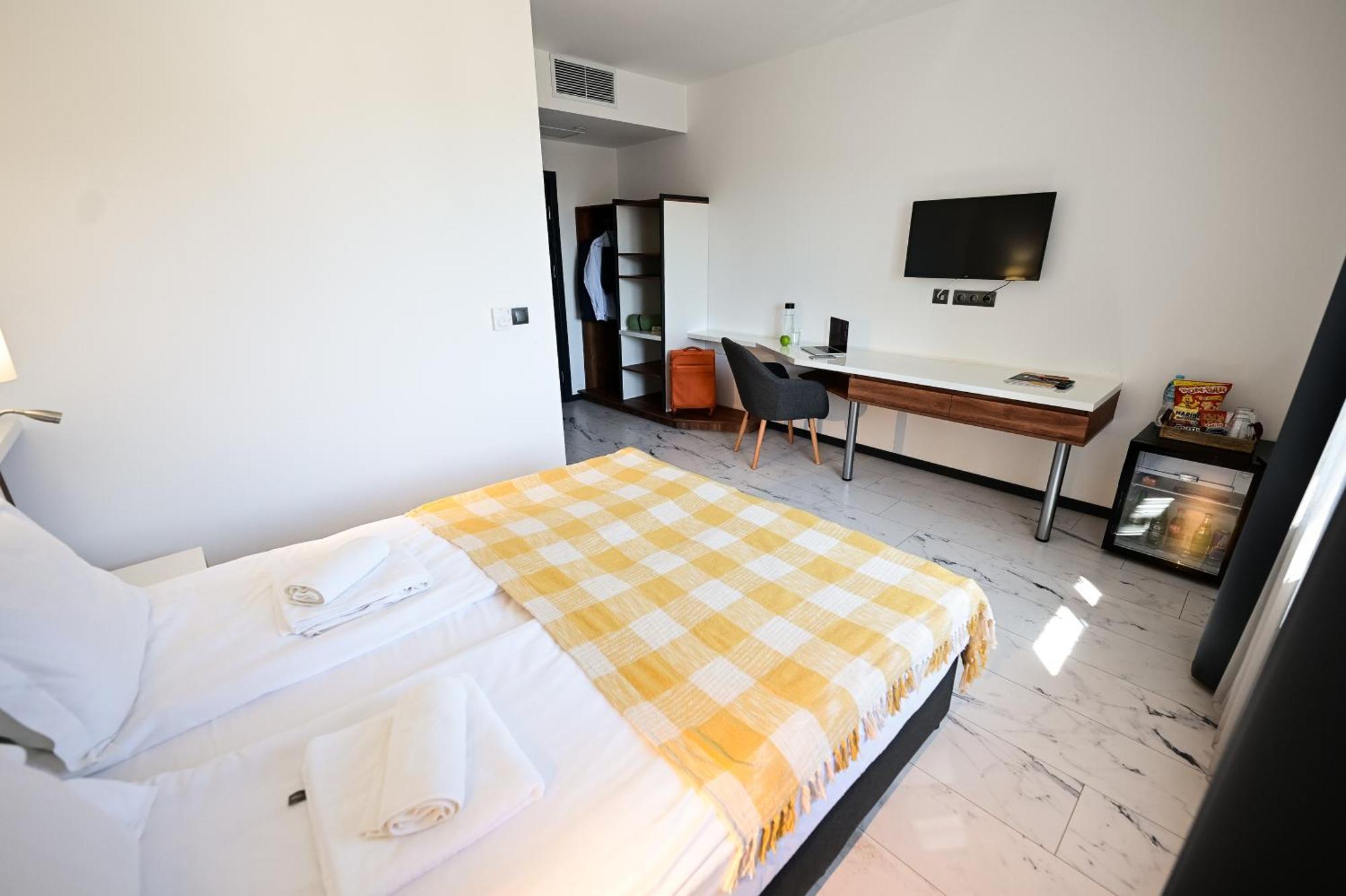 Rubo Hotel Shumen Exteriör bild