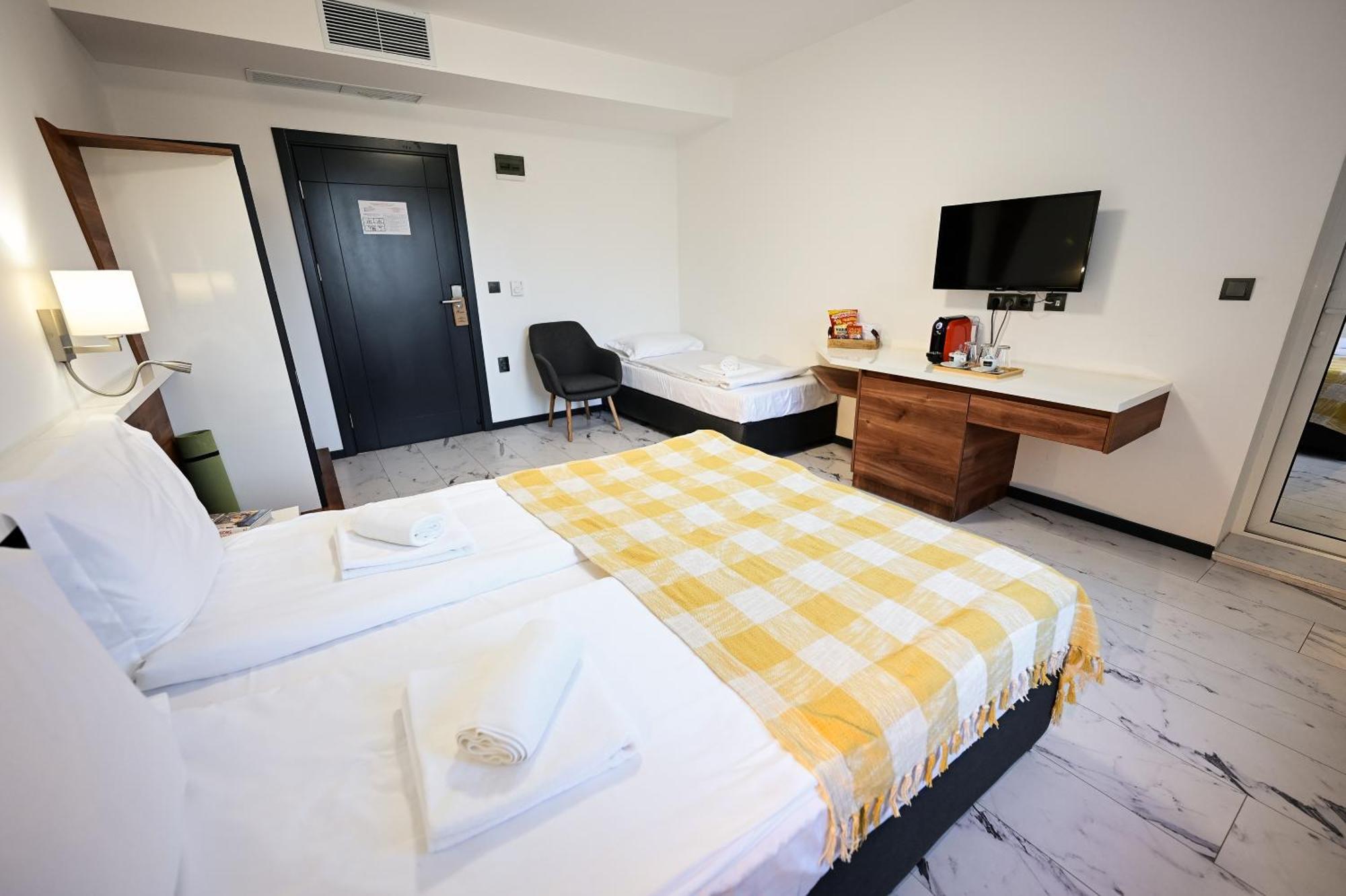Rubo Hotel Shumen Exteriör bild