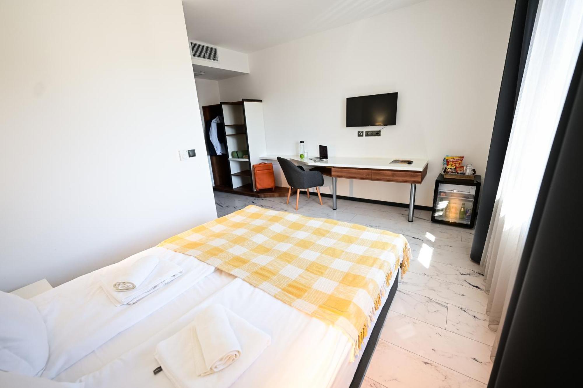 Rubo Hotel Shumen Exteriör bild